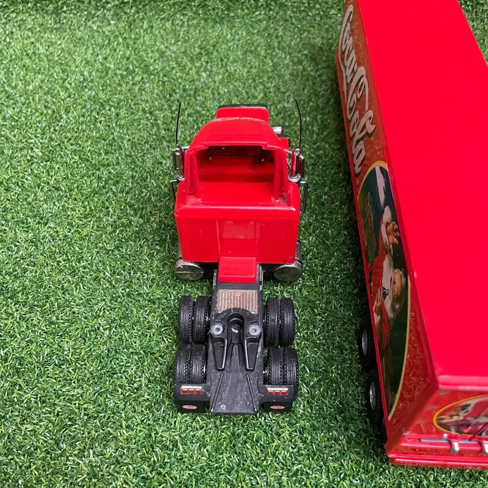 Vintage Matchbox Ultra Peterbilt 359 Tis the Season for Coca-Cola Diecast